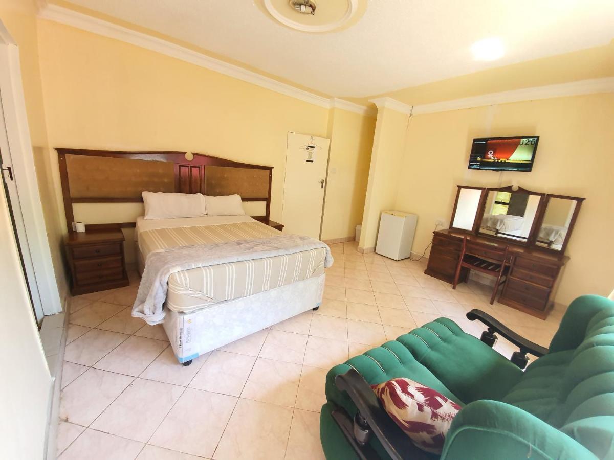 The Palace Guest House Harare Exterior photo