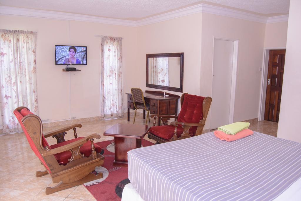 The Palace Guest House Harare Exterior photo