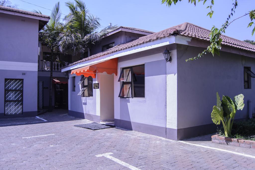 The Palace Guest House Harare Exterior photo
